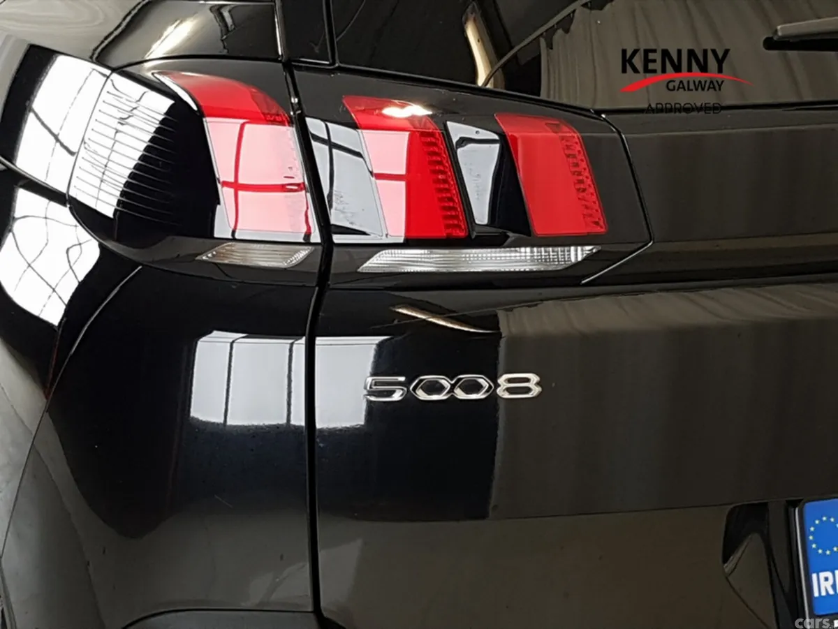 Peugeot 5008 MPV, Diesel, 2024, Black