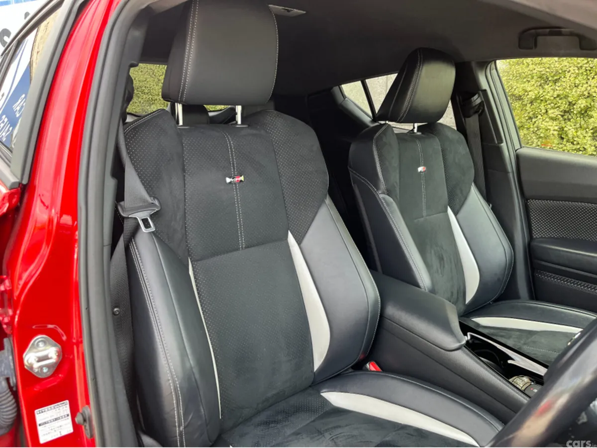 Toyota C-HR SUV, Petrol Hybrid, 2020, Red