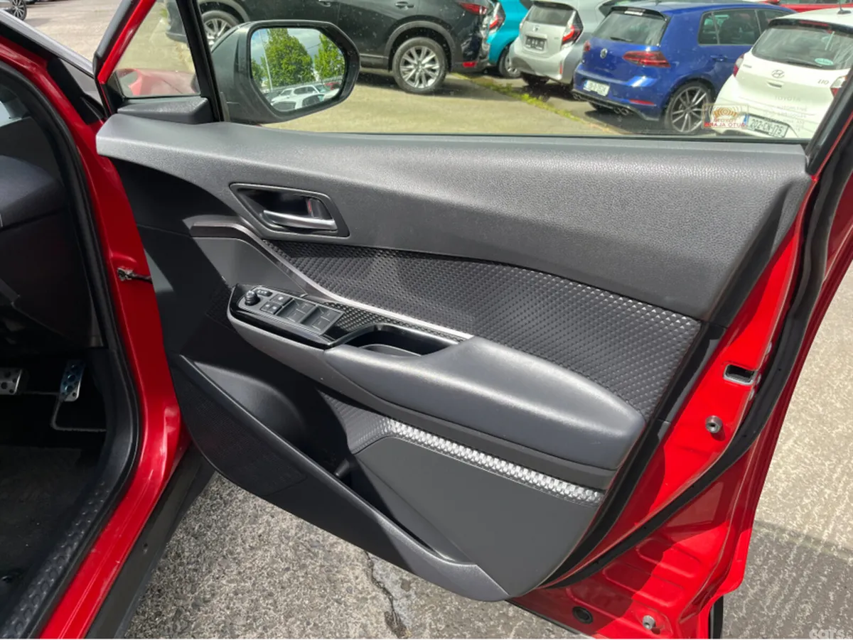 Toyota C-HR SUV, Petrol Hybrid, 2020, Red