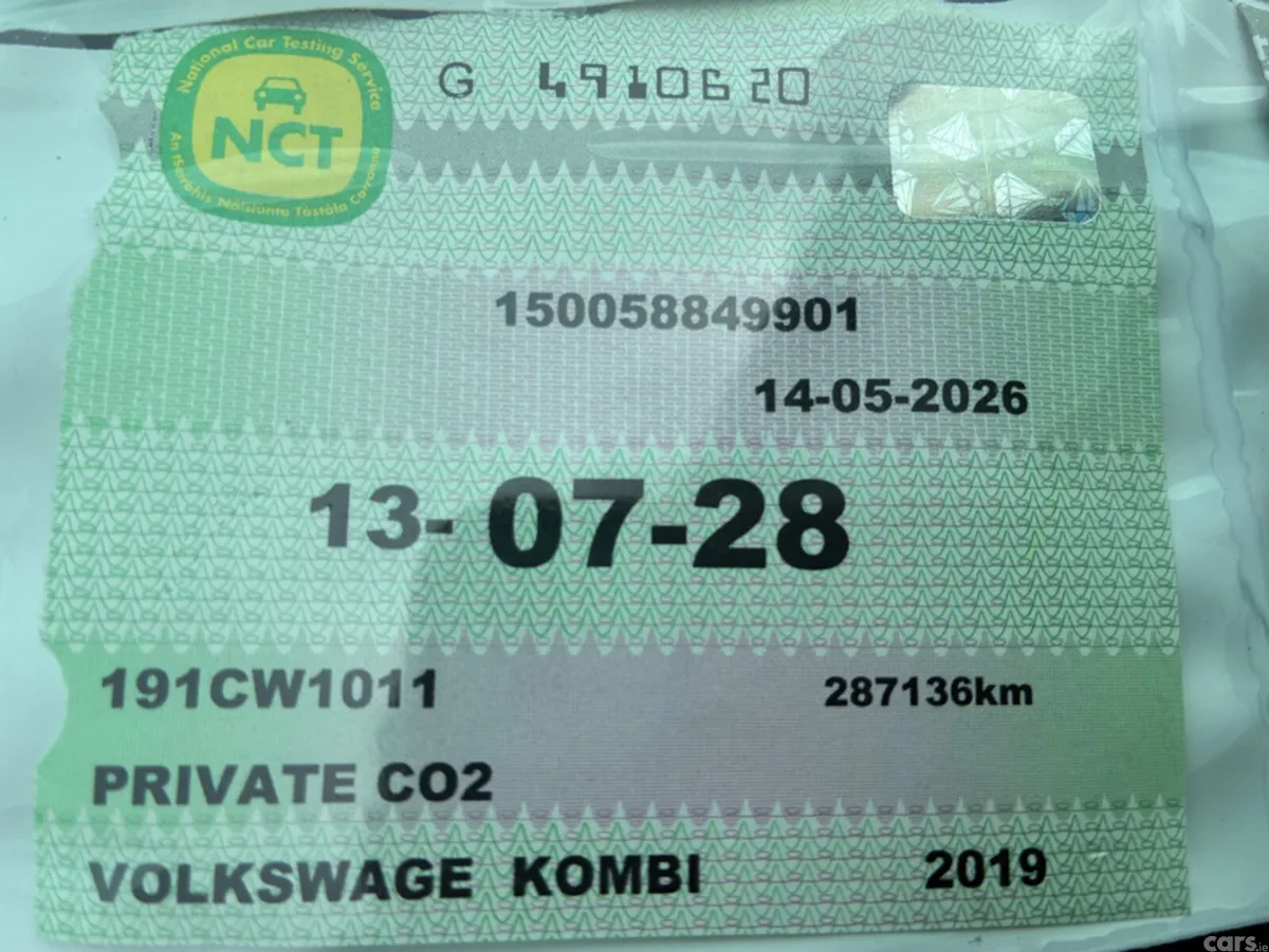 Volkswagen Caravelle MPV, Diesel, 2019, Red