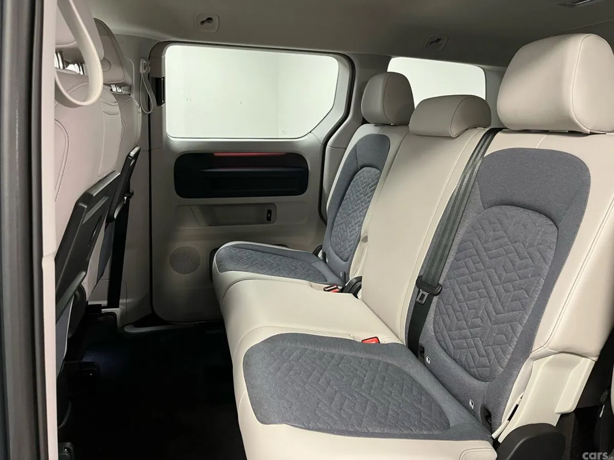 Volkswagen ID.Buzz Estate, Electric, 2024, Grey