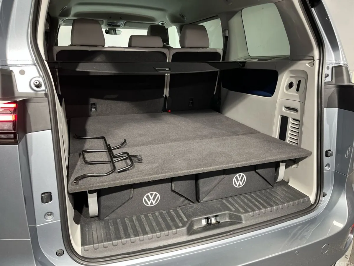 Volkswagen ID.Buzz Estate, Electric, 2024, Grey