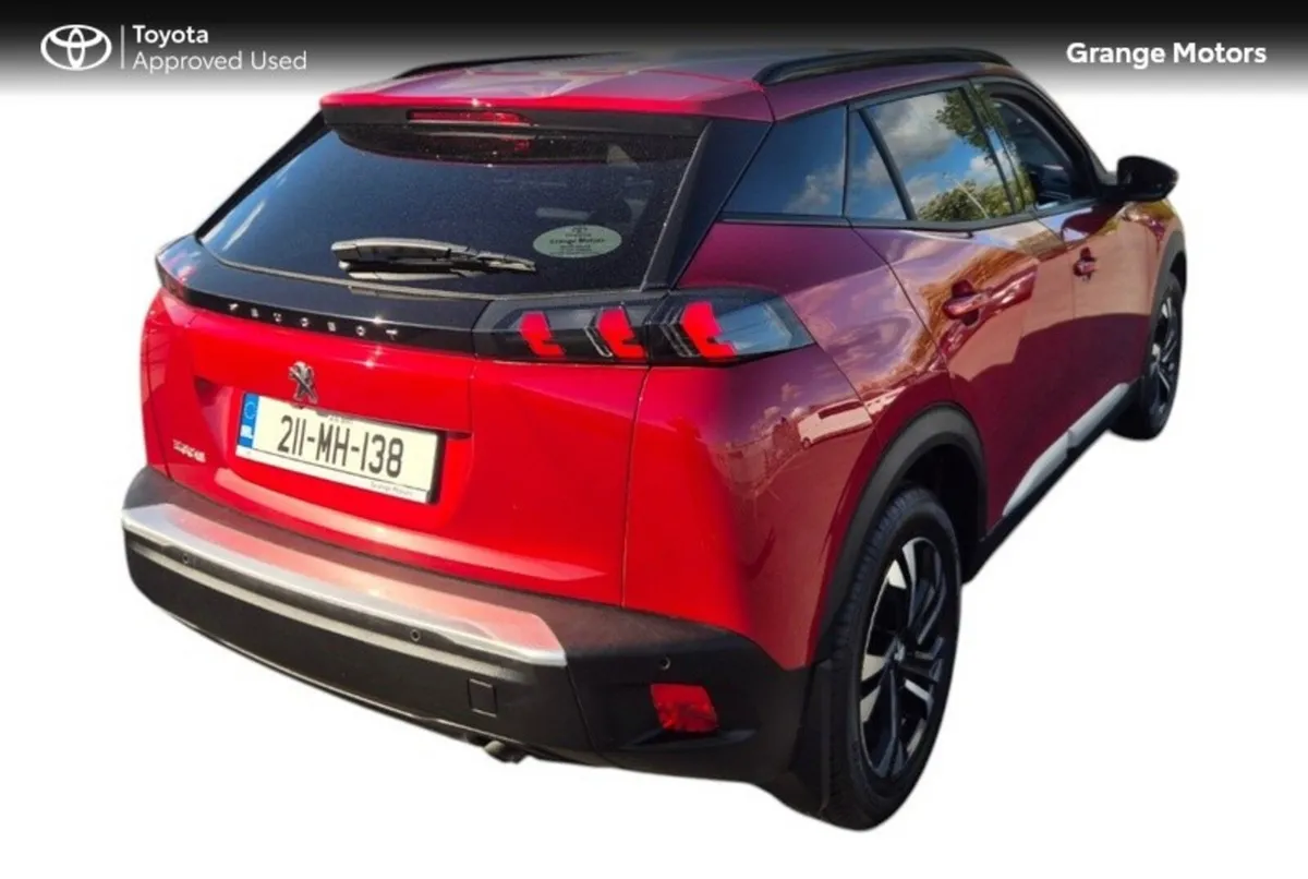 Peugeot 2008 MPV, Petrol, 2021, Red