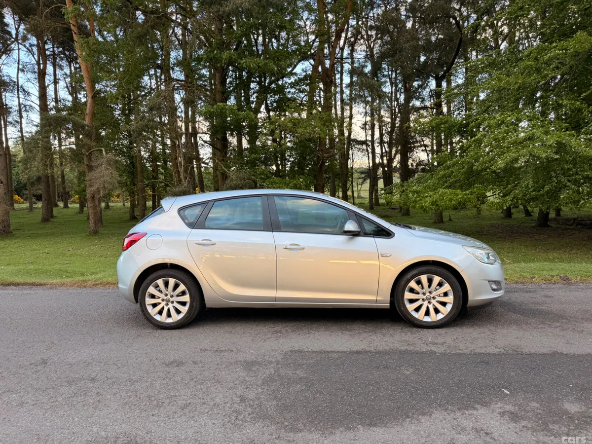 Opel Astra Hatchback, Diesel, 2011, Silver