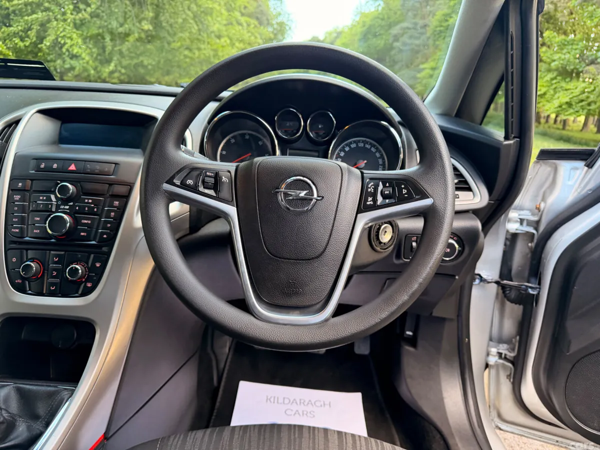 Opel Astra Hatchback, Diesel, 2011, Silver
