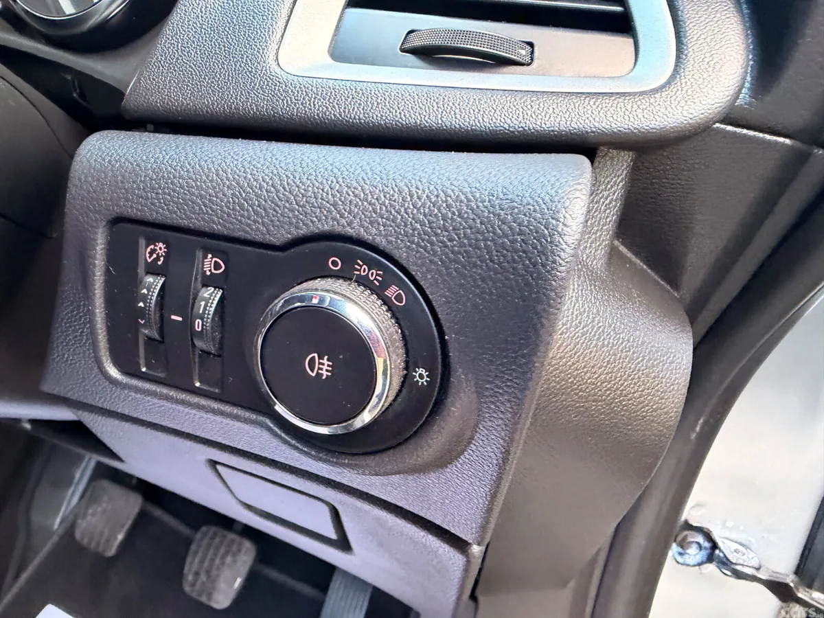 Opel Astra Hatchback, Diesel, 2011, Silver