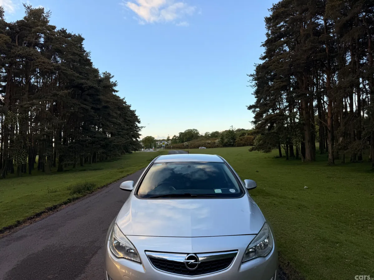 Opel Astra Hatchback, Diesel, 2011, Silver