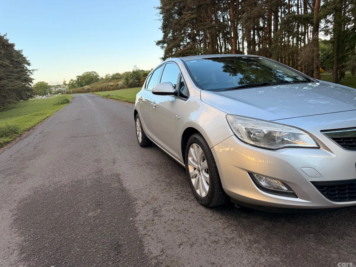 Opel Astra Hatchback, Diesel, 2011, Silver