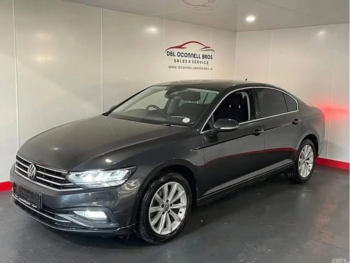 Volkswagen Passat Saloon, Diesel, 2022, Grey