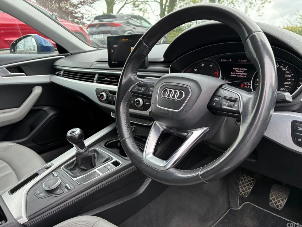 Audi A4 Saloon, Diesel, 2017, Blue