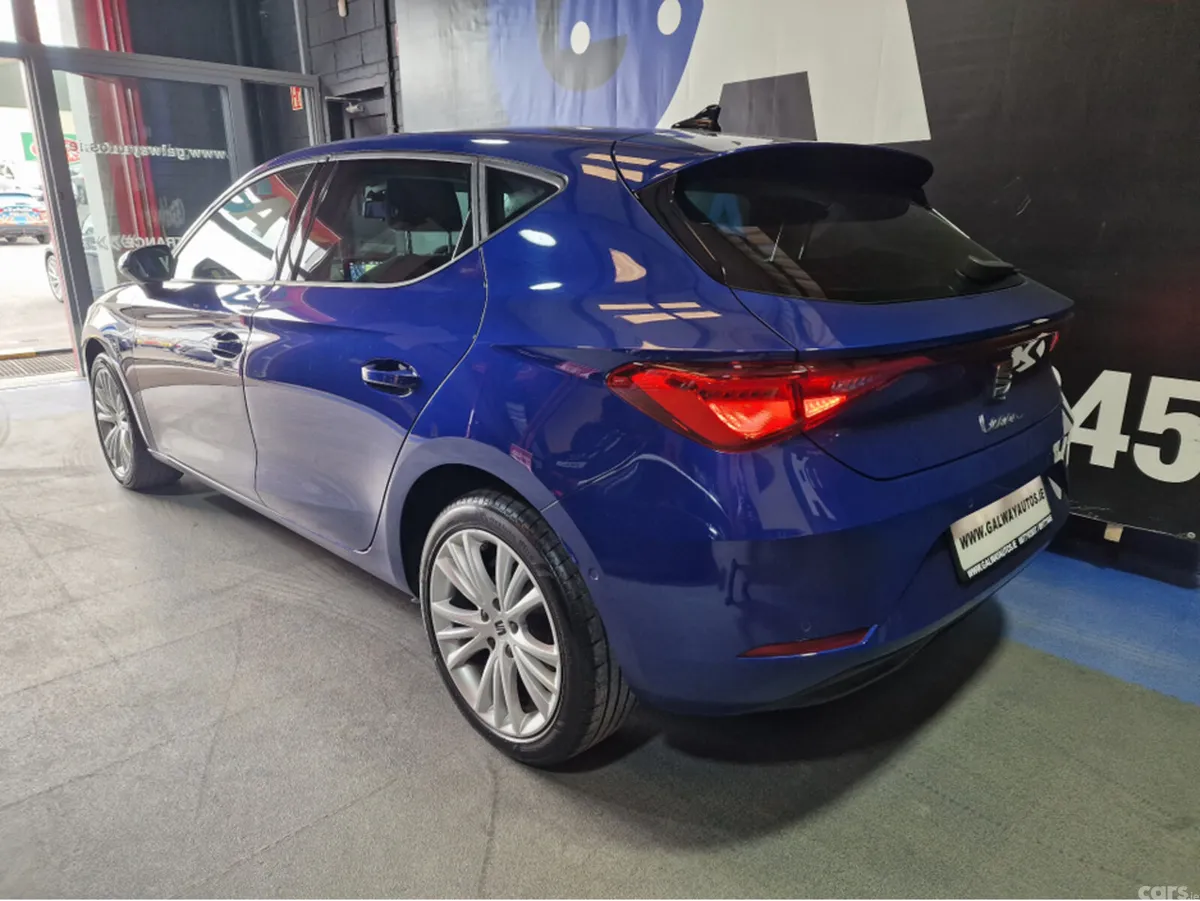 SEAT Leon Hatchback, Petrol, 2021, Blue