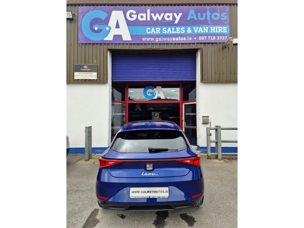 SEAT Leon Hatchback, Petrol, 2021, Blue