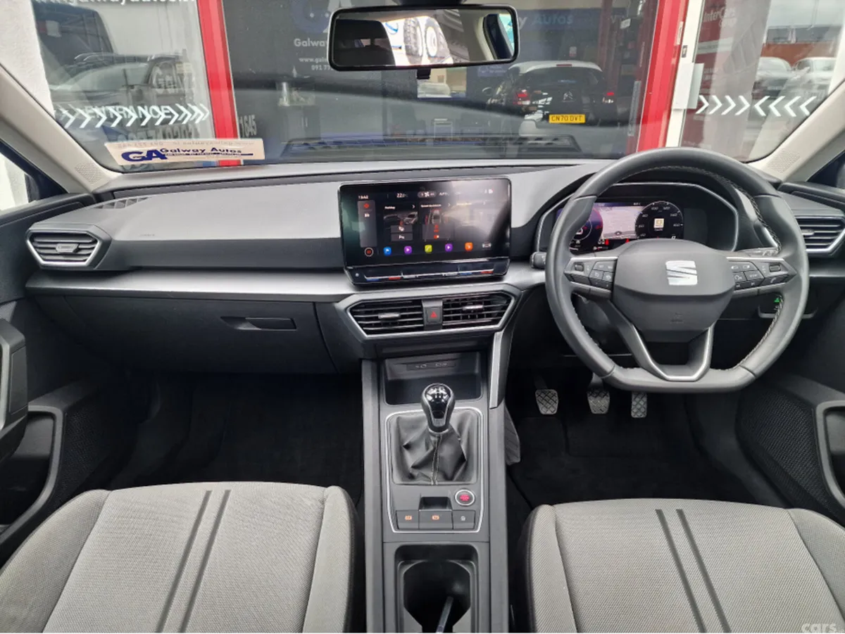 SEAT Leon Hatchback, Petrol, 2021, Blue