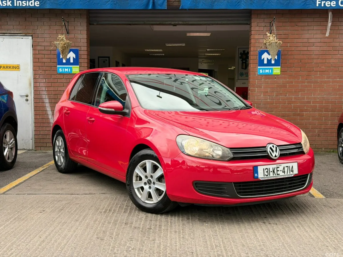 Volkswagen Golf Hatchback, Petrol, 2013, Red
