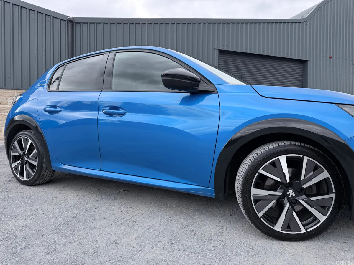 Peugeot 208 Hatchback, Petrol, 2021, Blue