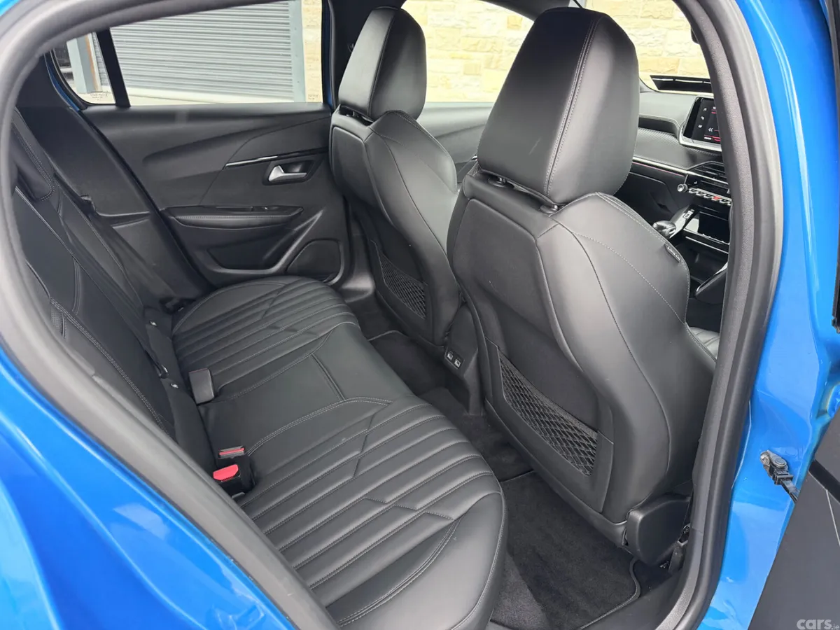 Peugeot 208 Hatchback, Petrol, 2021, Blue