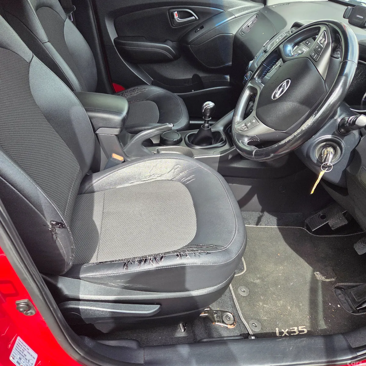 Hyundai ix35 SUV, Diesel, 2014, Red