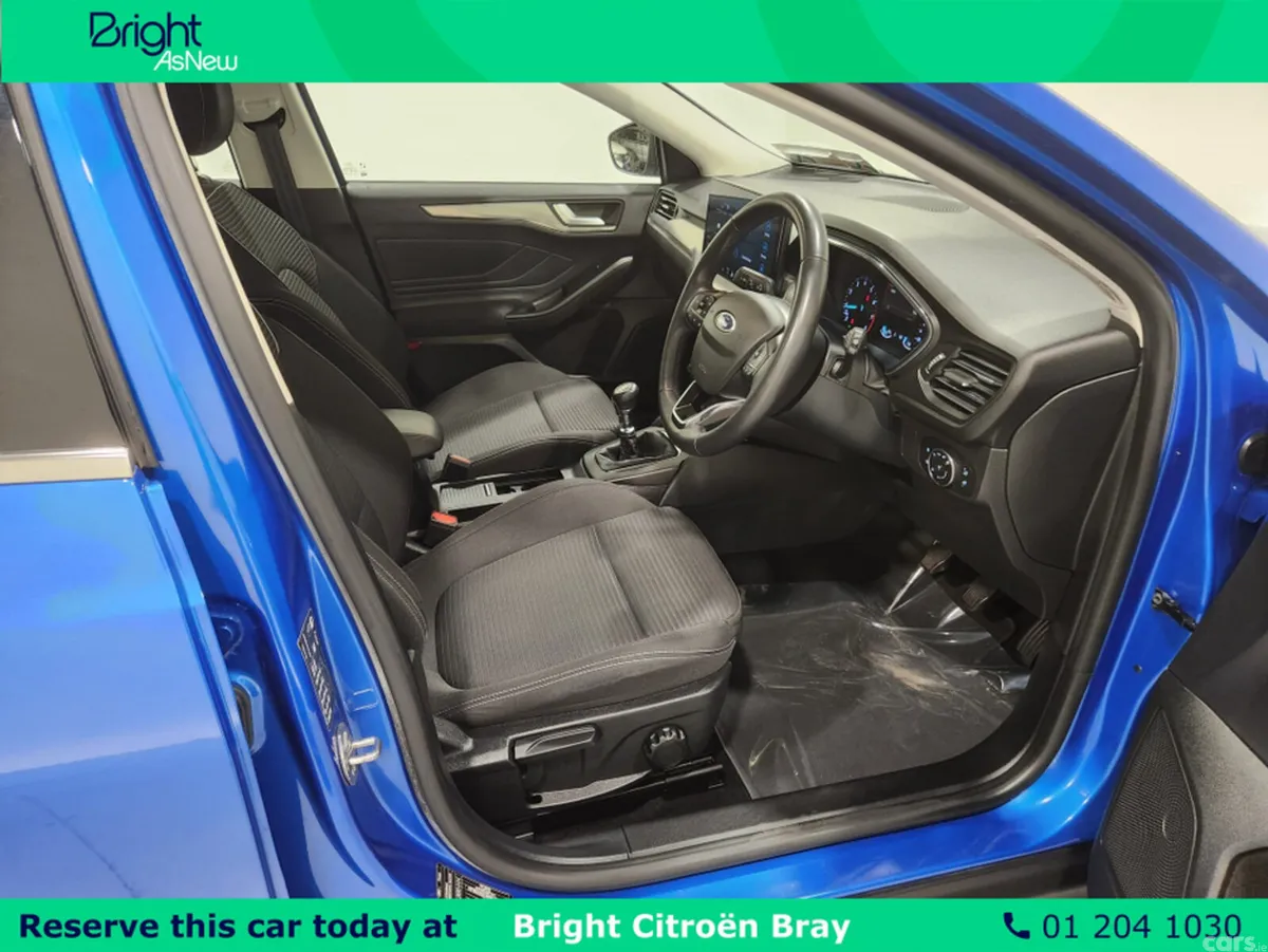 Ford Focus Hatchback, Petrol, 2022, Blue