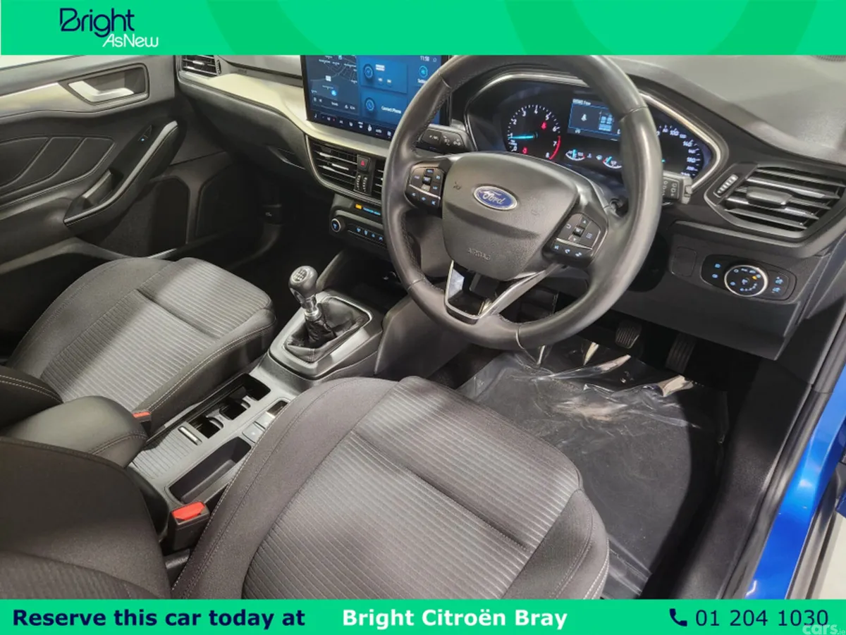 Ford Focus Hatchback, Petrol, 2022, Blue