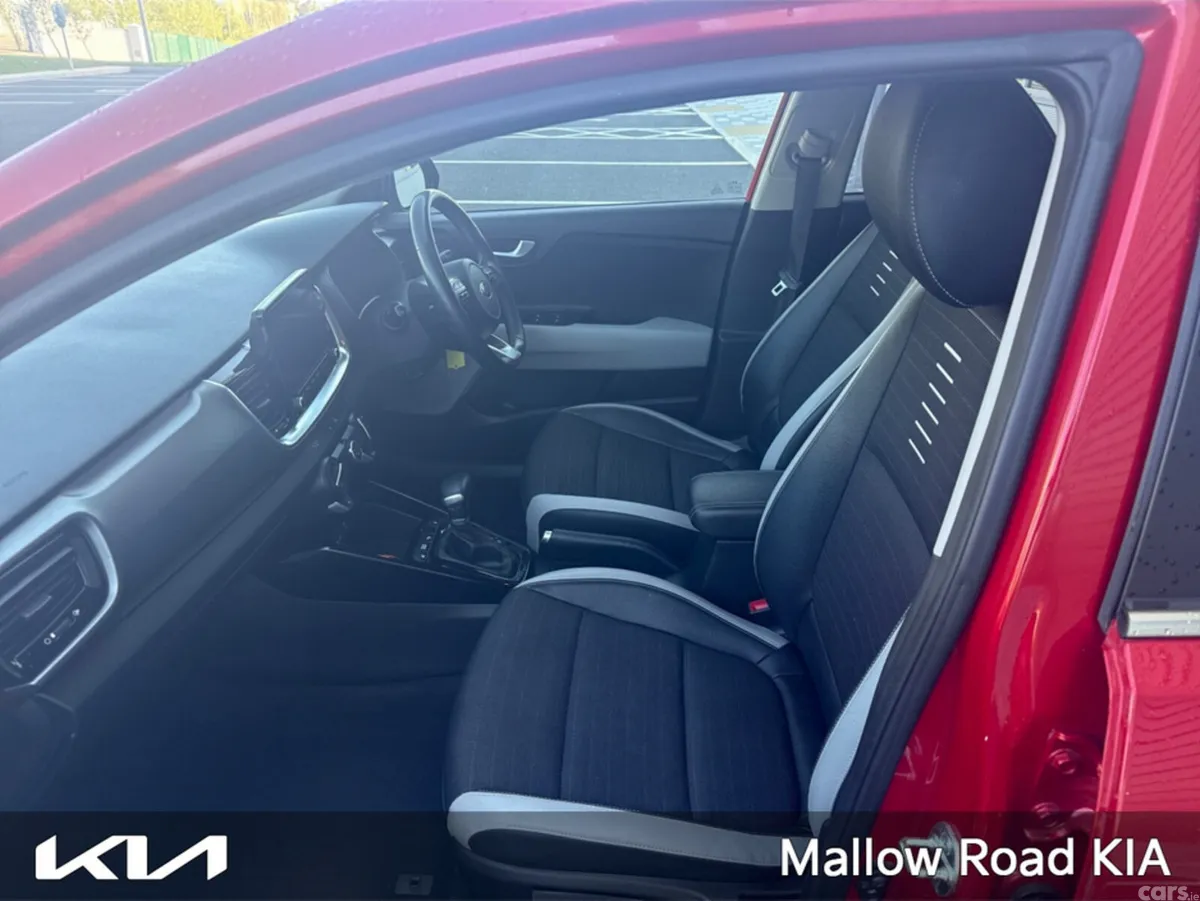 Kia Stonic Estate, Petrol Hybrid, 2021, Red