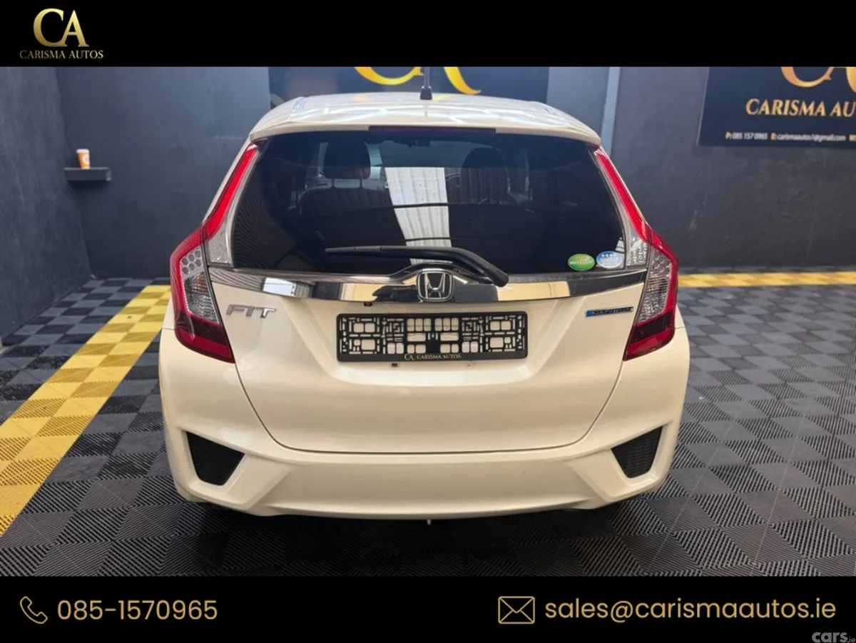 Honda Fit Hatchback, Petrol Hybrid, 2014, White