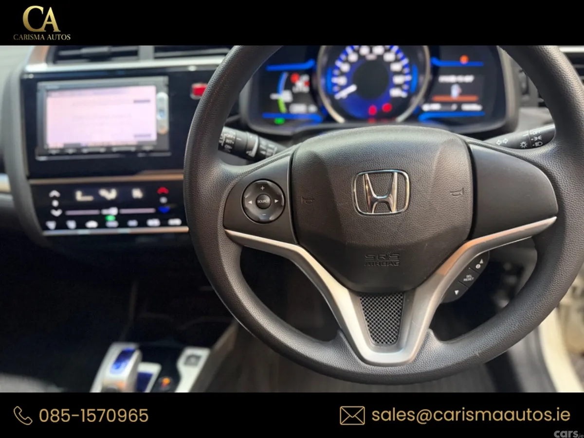 Honda Fit Hatchback, Petrol Hybrid, 2014, White