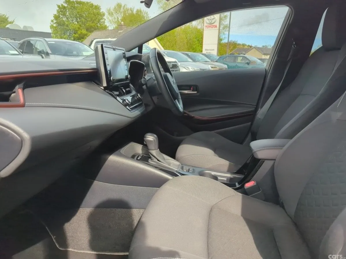 Toyota Corolla Hatchback, Petrol Hybrid, 2020, White