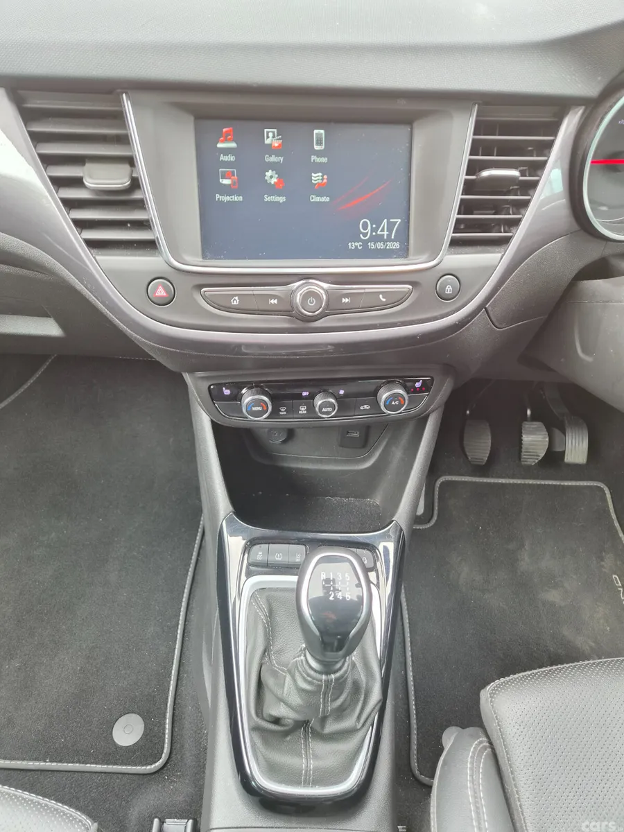 Opel Crossland SUV, Diesel, 2022, Red