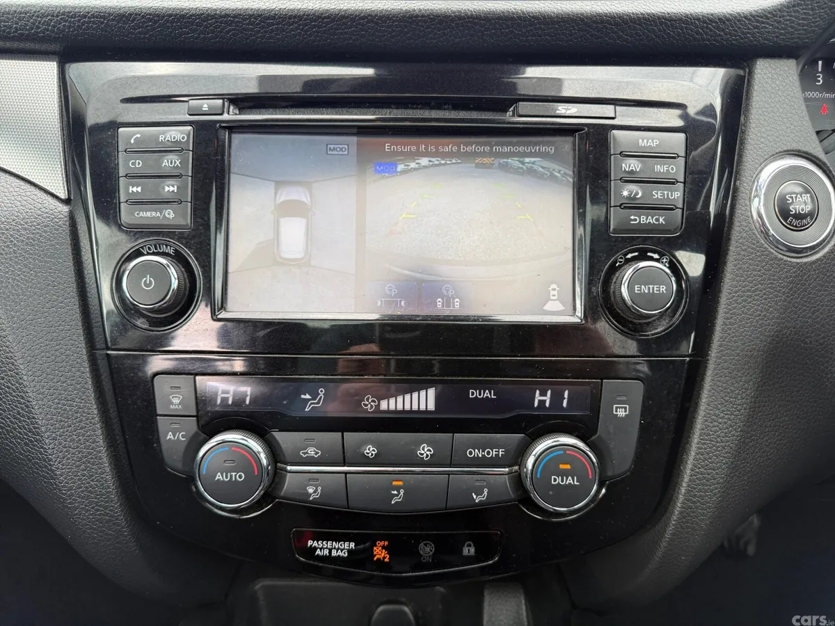 Nissan Qashqai Hatchback, Diesel, 2018, Black