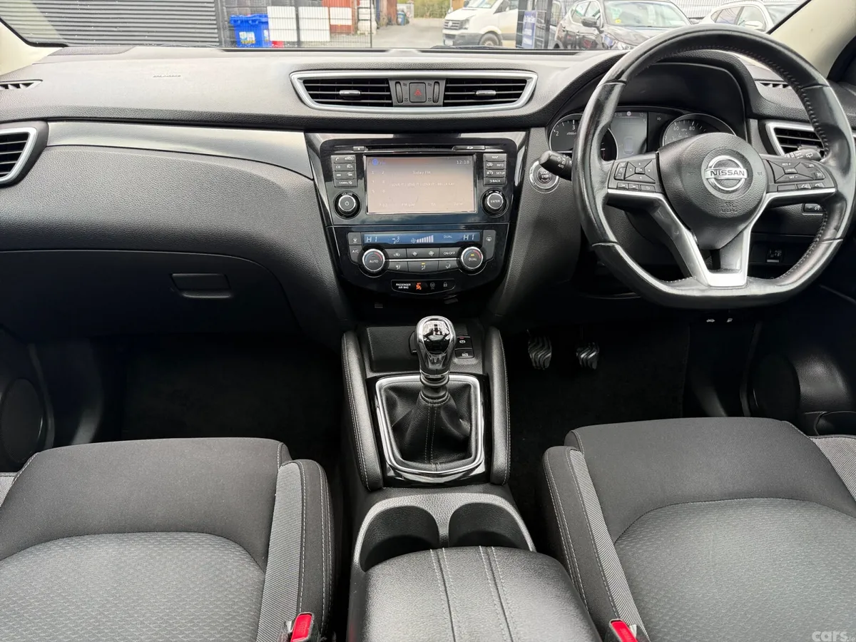 Nissan Qashqai Hatchback, Diesel, 2018, Black