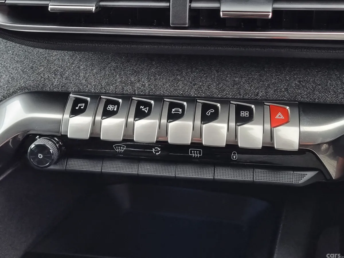 Peugeot 3008 SUV, Petrol, 2018, Grey
