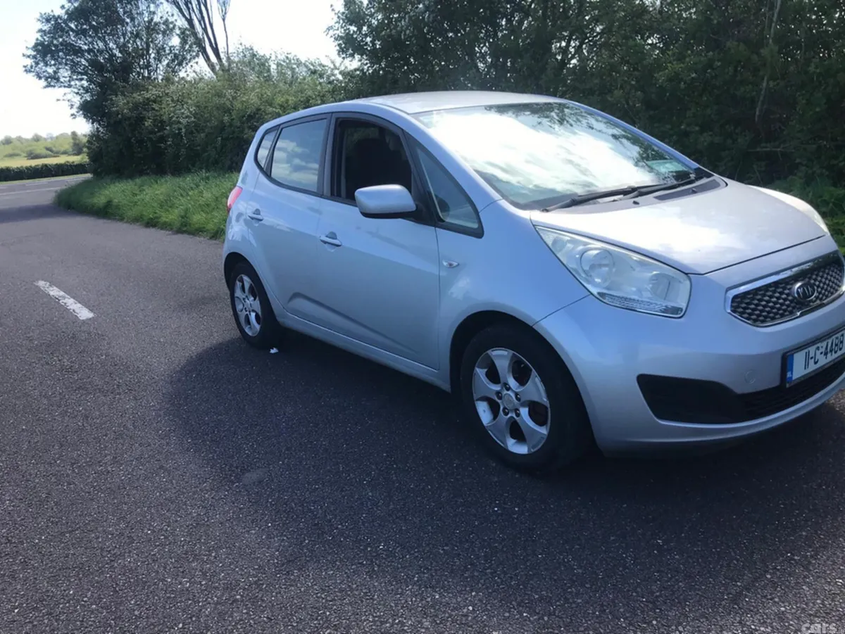 Kia Venga MPV, Diesel, 2011, Silver