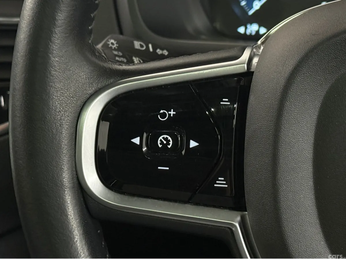 Volvo XC90 MPV, Petrol Plug-in Hybrid, 2018, Blue