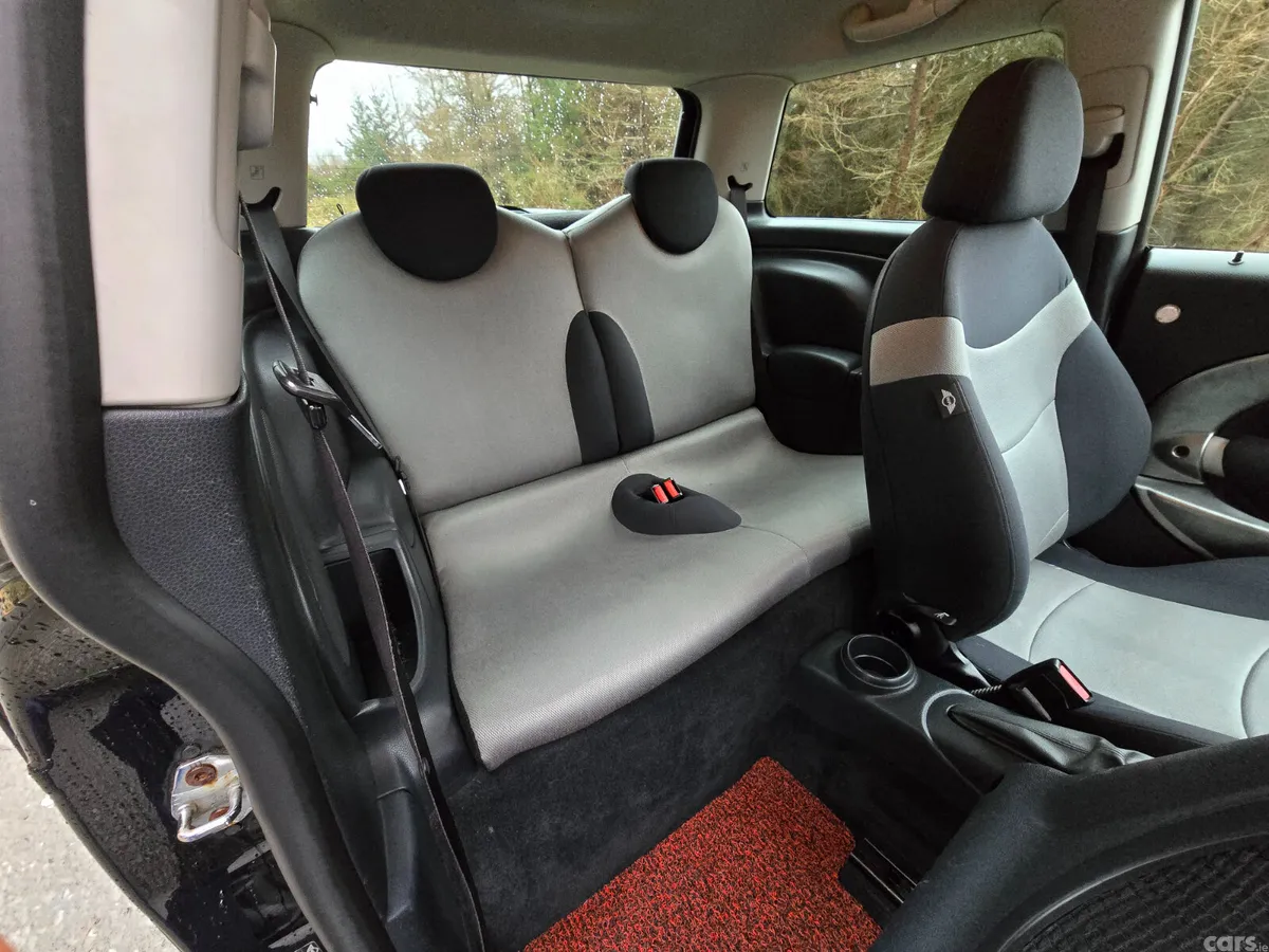 Mini Cooper Hatchback, Petrol, 2004, Black