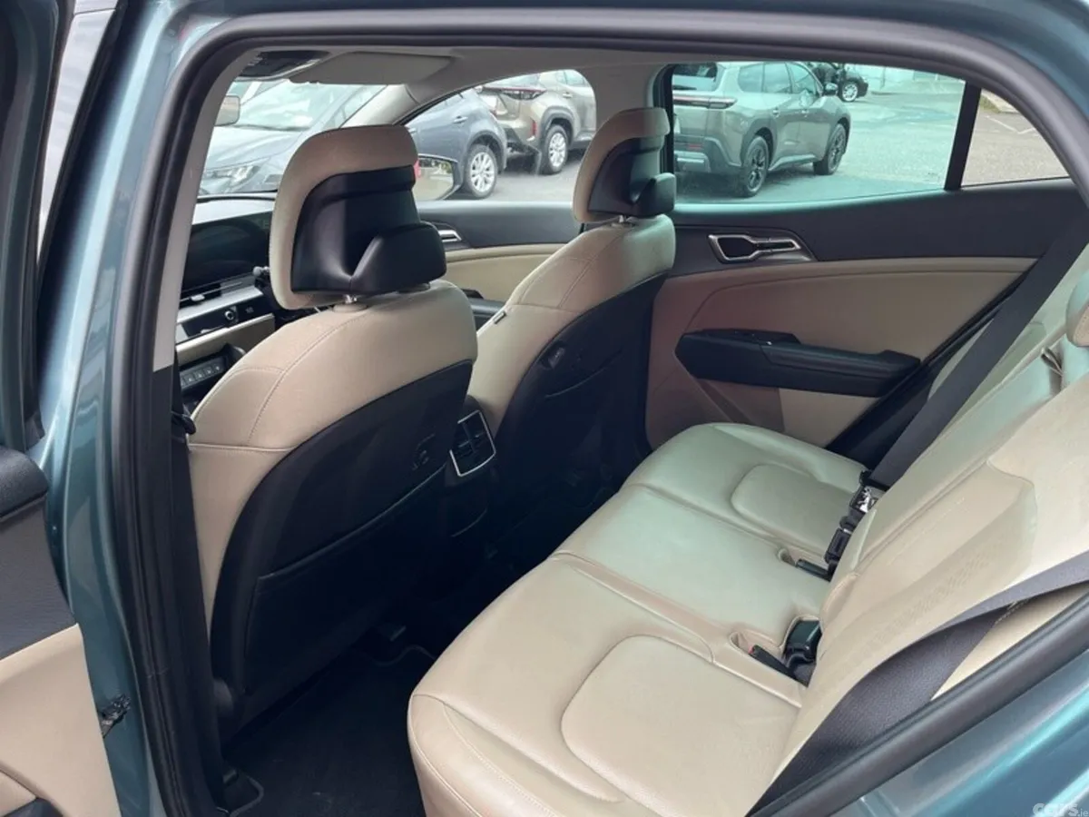 Kia Sportage MPV, Diesel, 2022, Grey