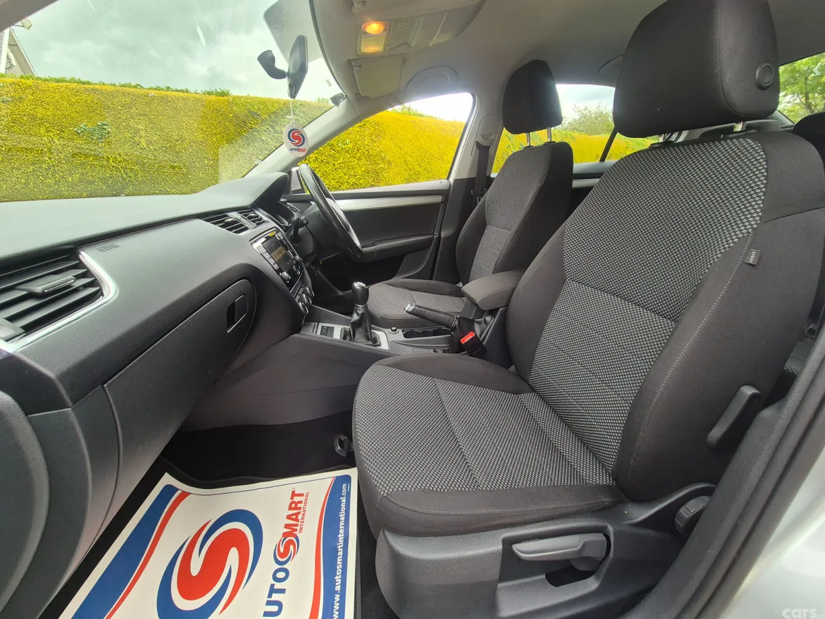 Skoda Octavia Saloon, Diesel, 2017, Grey