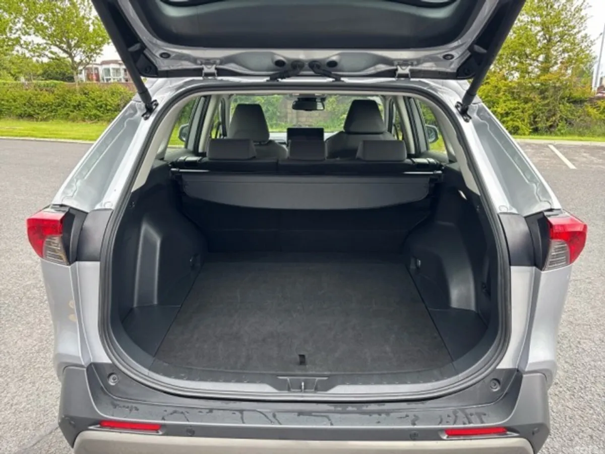 Toyota RAV4 SUV, Petrol Hybrid, 2024, Silver