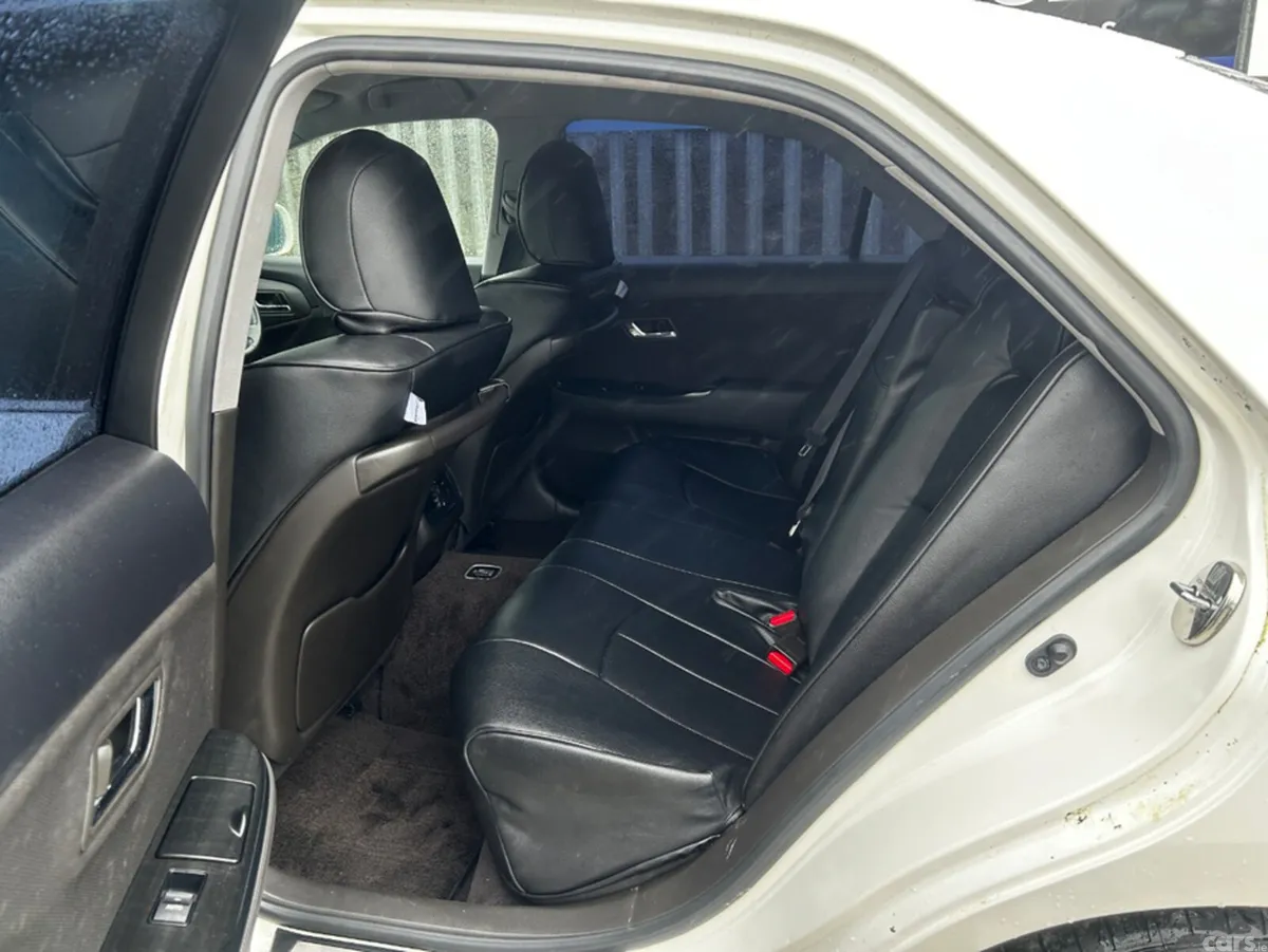 Toyota Crown Saloon, Petrol, 2009, White