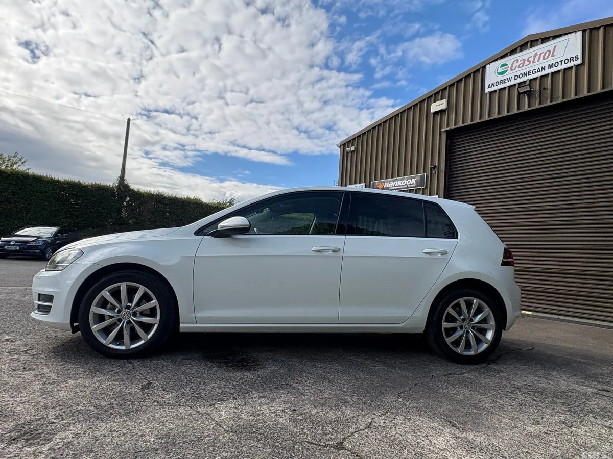 Volkswagen Golf Hatchback, Petrol, 2017, White