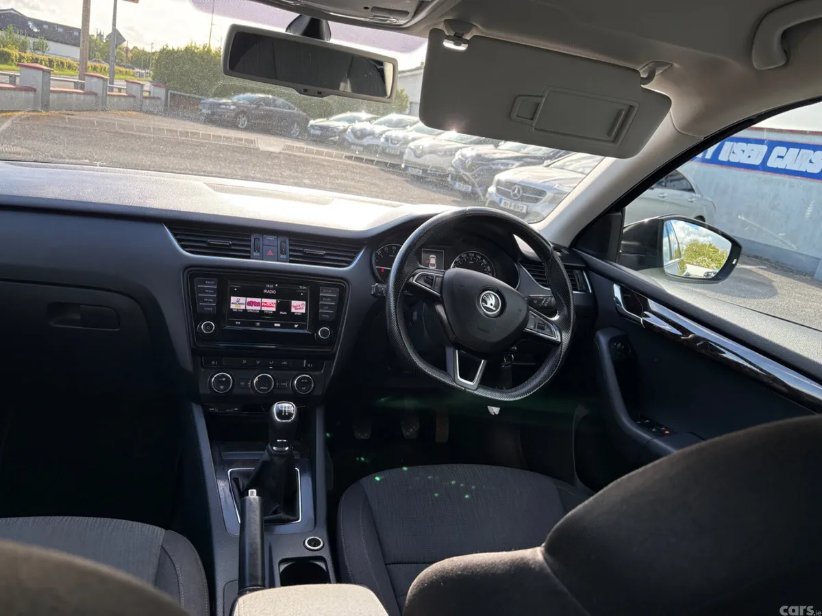 Skoda Octavia Saloon, Diesel, 2016, Black