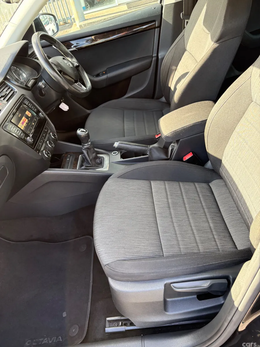 Skoda Octavia Saloon, Diesel, 2016, Black