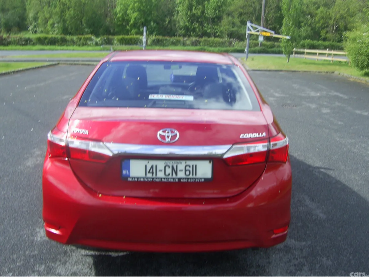 Toyota Corolla Saloon, Diesel, 2014, Red