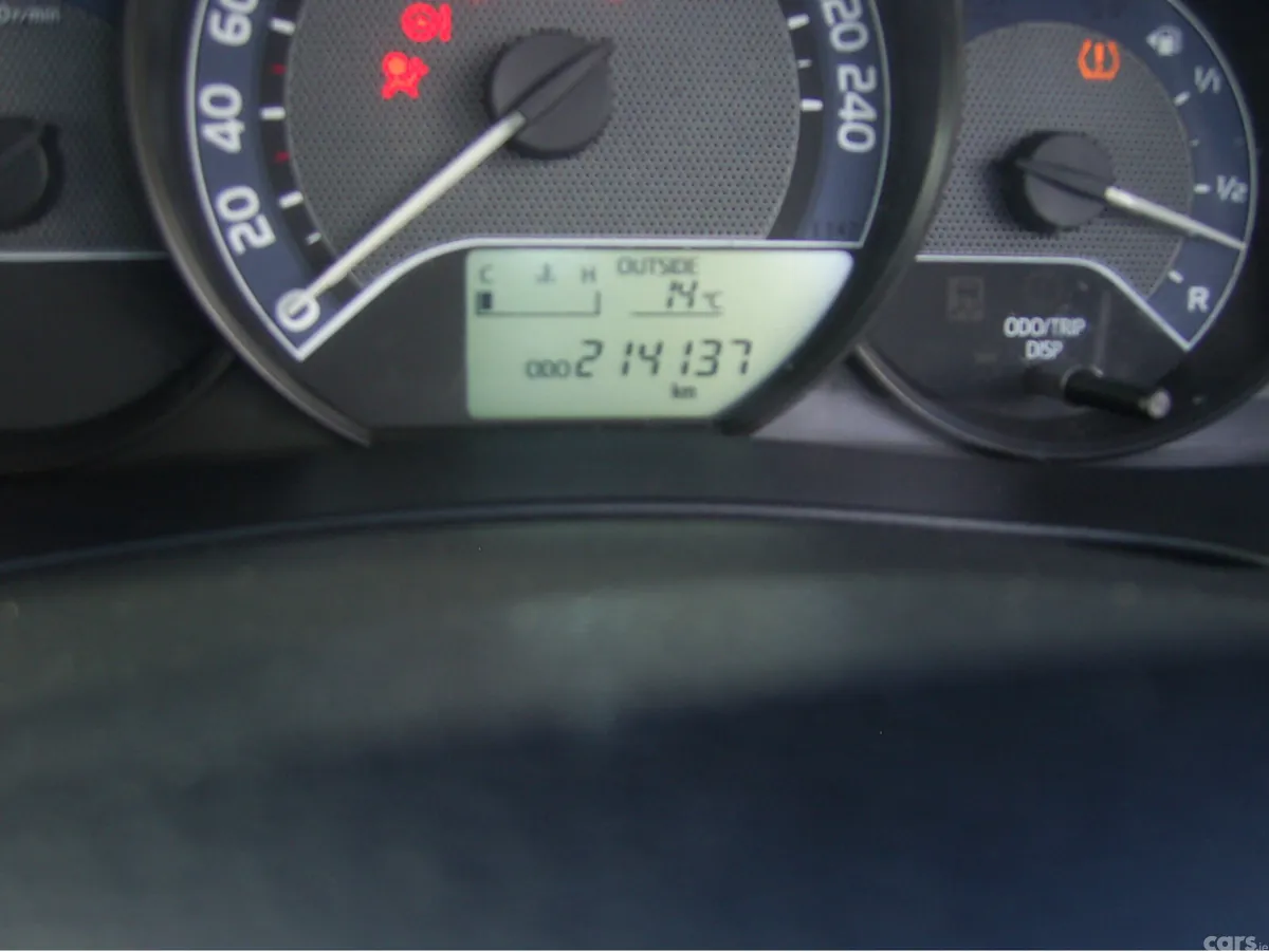 Toyota Corolla Saloon, Diesel, 2014, Red