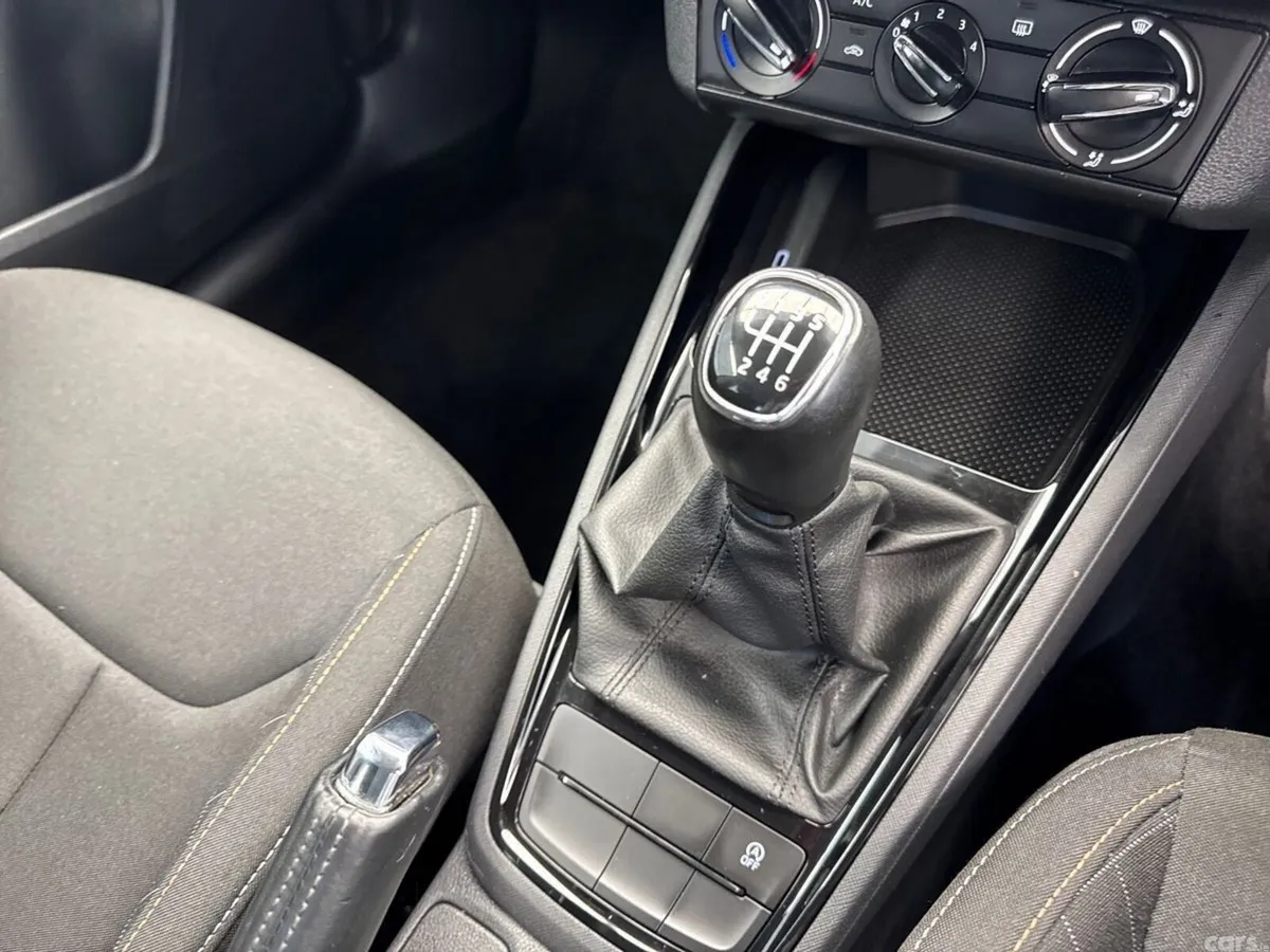 Skoda Kamiq Hatchback, Petrol, 2022, Grey