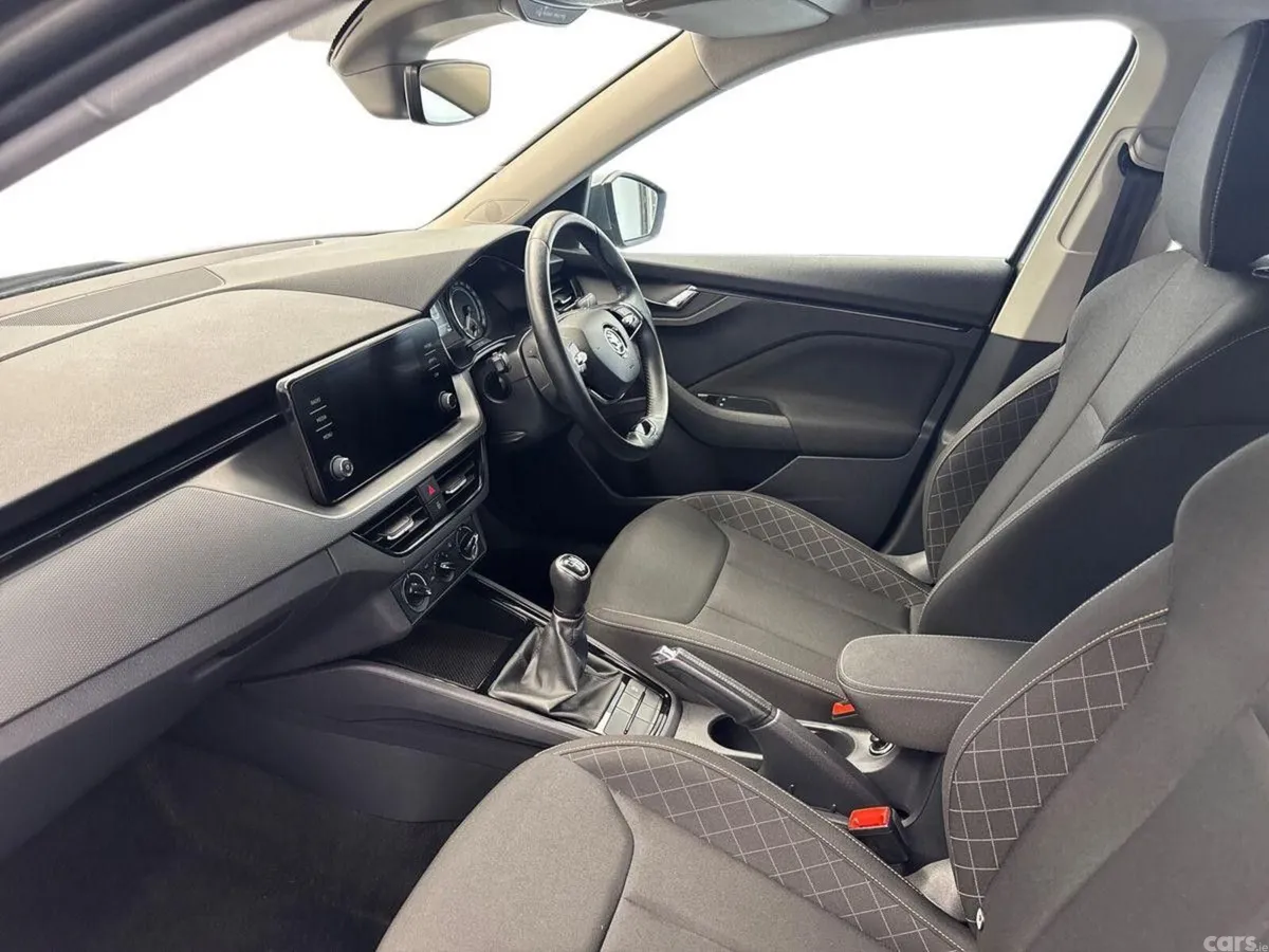 Skoda Kamiq Hatchback, Petrol, 2022, Grey