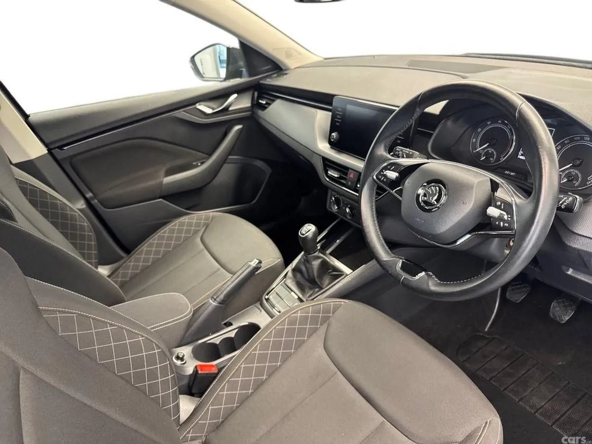 Skoda Kamiq Hatchback, Petrol, 2022, Grey