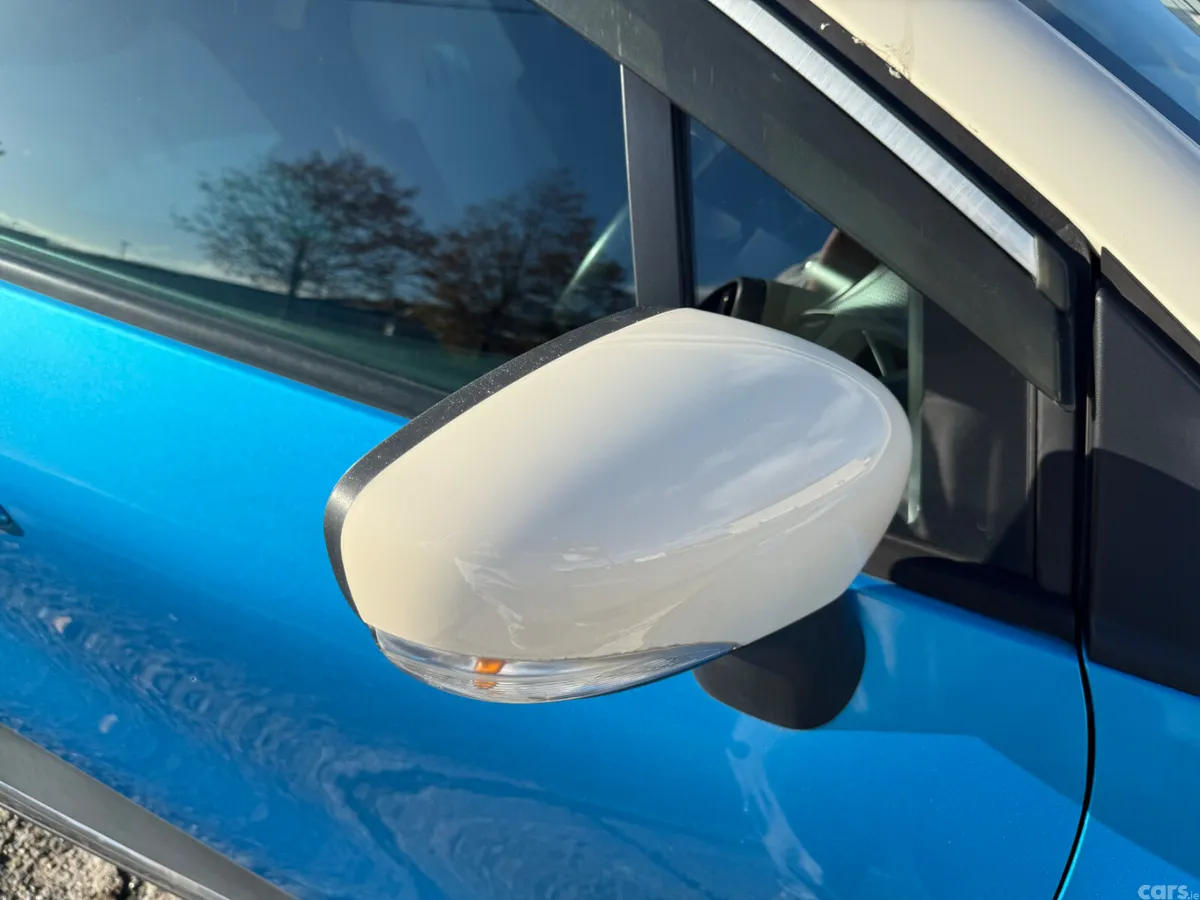 Renault Captur Hatchback, Petrol, 2015, Blue