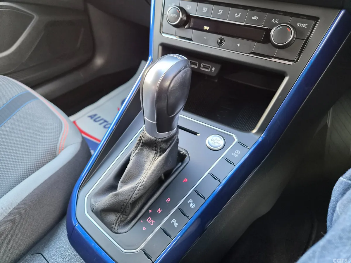 Volkswagen Polo Hatchback, Petrol, 2019, Blue