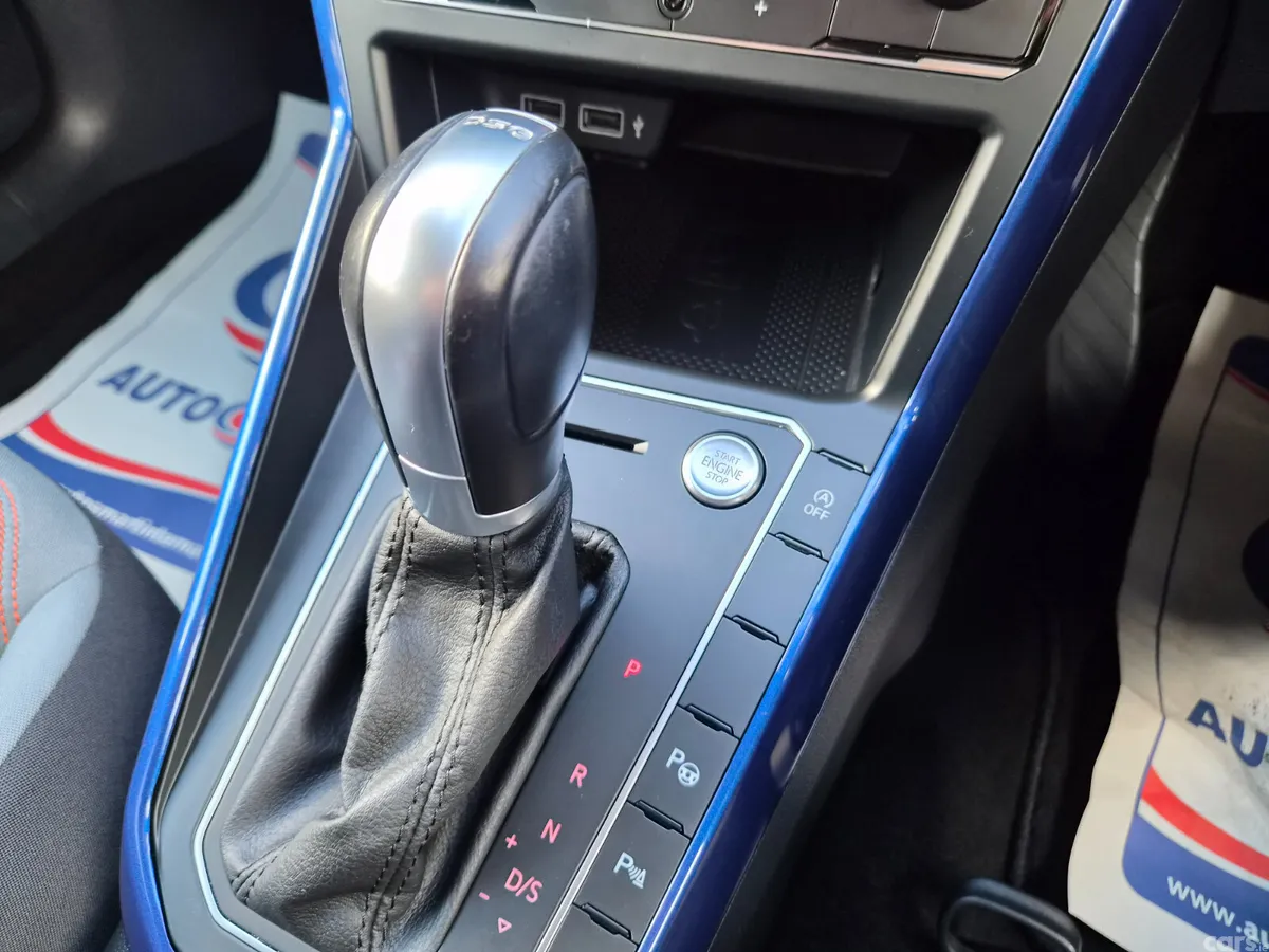 Volkswagen Polo Hatchback, Petrol, 2019, Blue