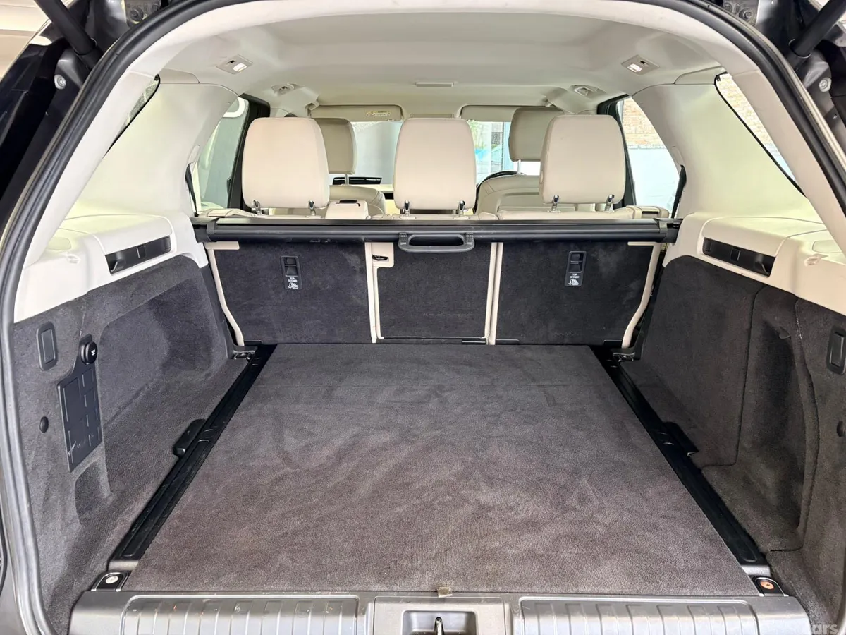 Land Rover Discovery SUV, Diesel, 2018, Grey